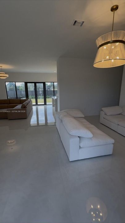 На продажу: $1,295,000 (5 спален, 4 ванн, 3373 Квадратных фут)