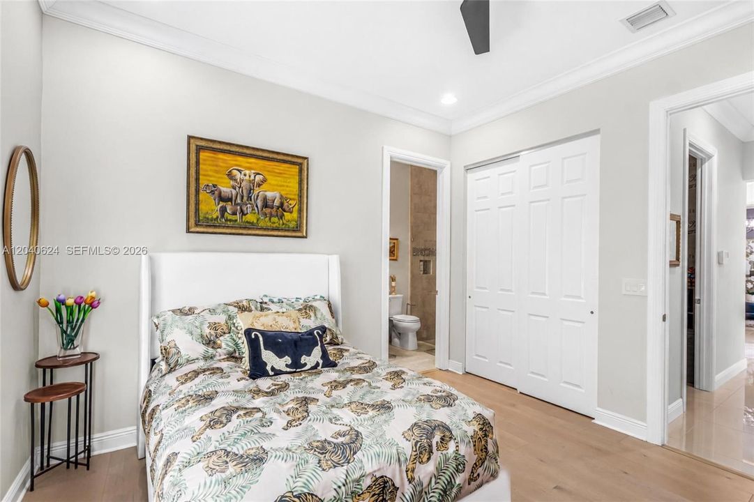 For Sale: $1,070,000 (2 beds, 3 baths, 2531 Square Feet)