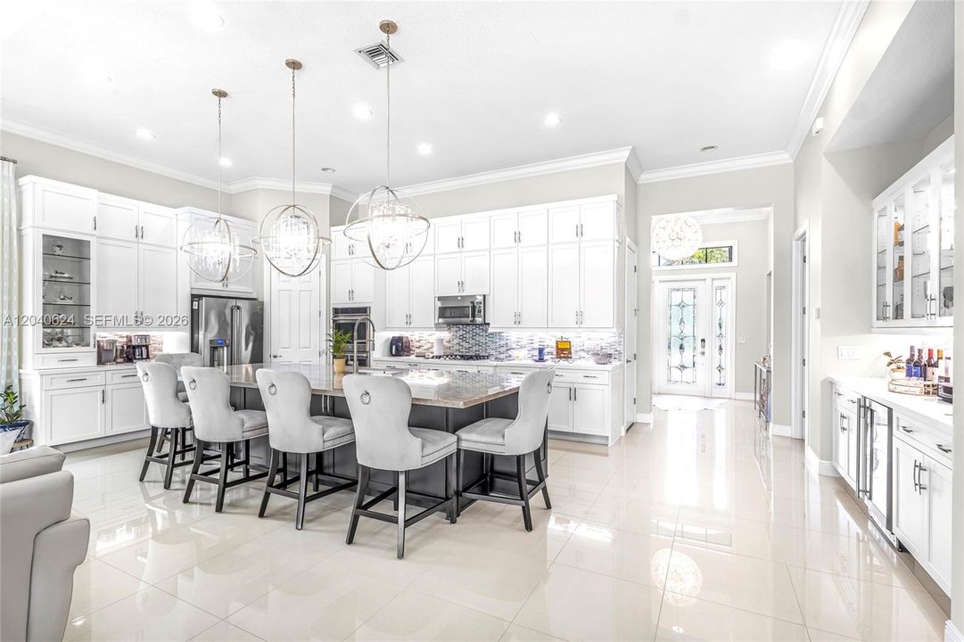 For Sale: $1,070,000 (2 beds, 3 baths, 2531 Square Feet)