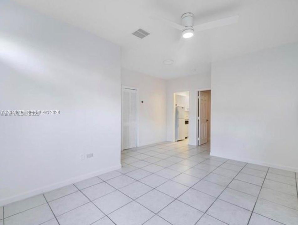 В аренду: $2,300 (1 спален, 1 ванн, 500 Квадратных фут)