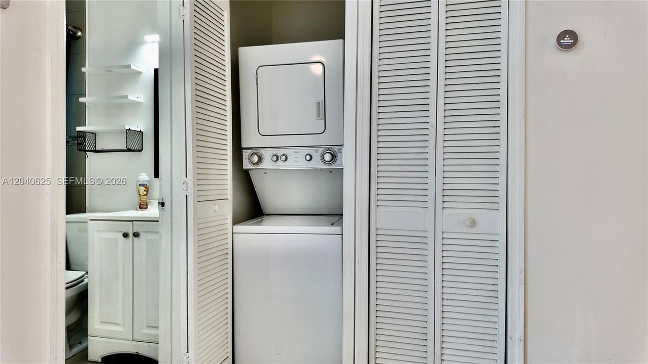 В аренду: $2,300 (1 спален, 1 ванн, 500 Квадратных фут)
