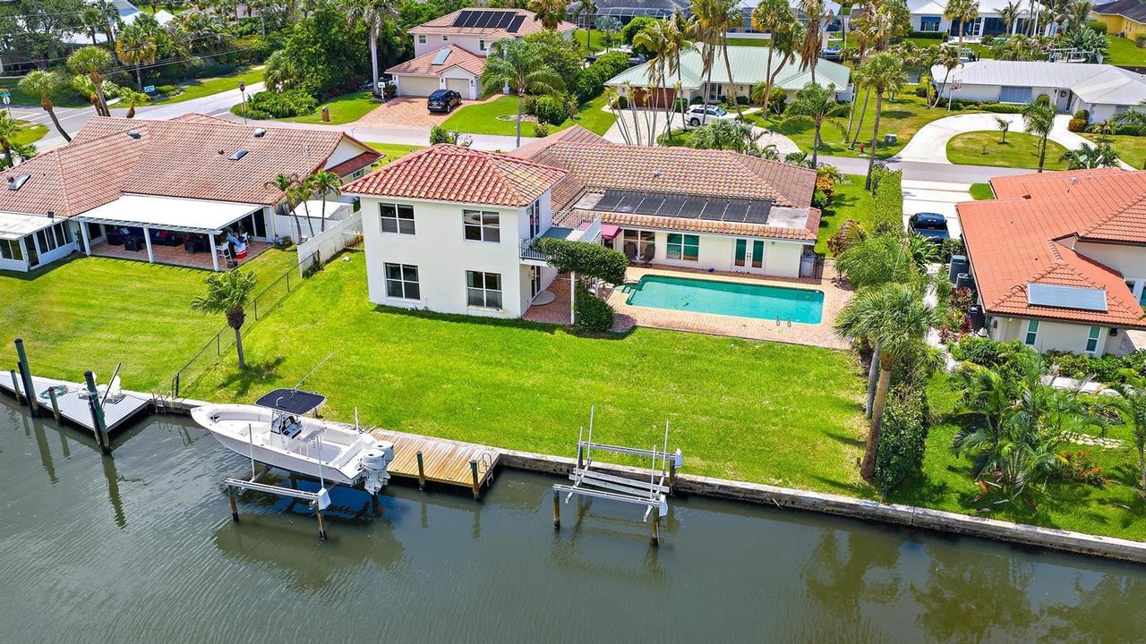 8422 SE Royal St aerials-10