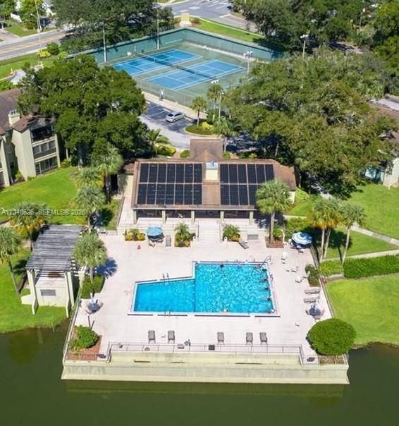 For Rent: $2,000 (2 beds, 2 baths, 1341 Square Feet)