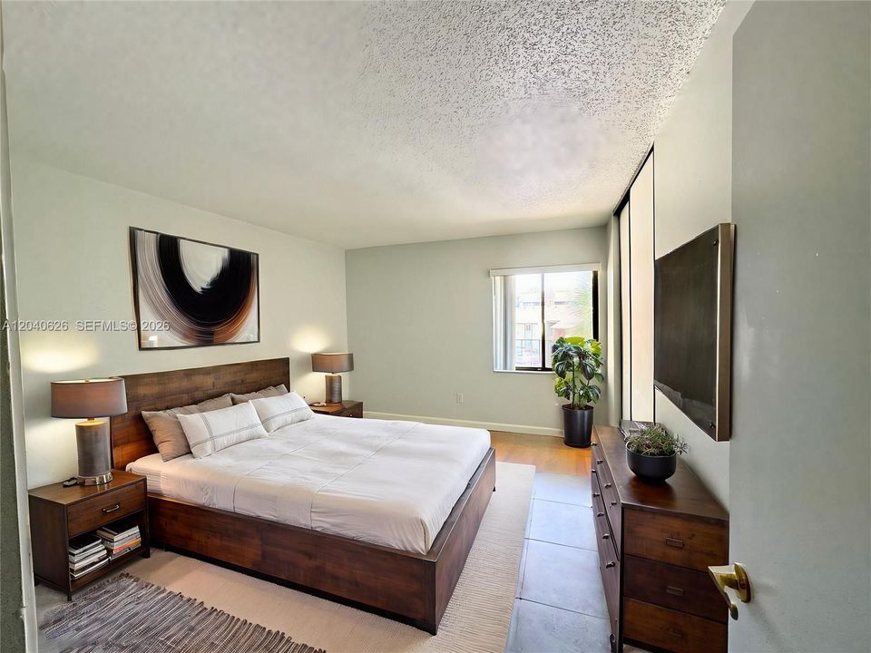 For Rent: $2,000 (2 beds, 2 baths, 1341 Square Feet)