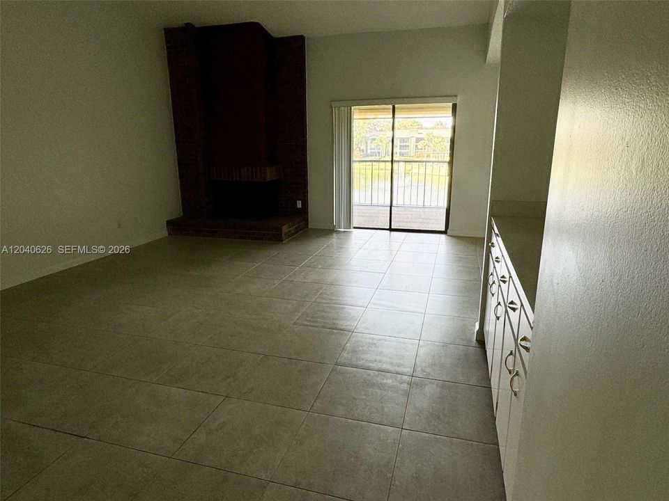 For Rent: $2,000 (2 beds, 2 baths, 1341 Square Feet)