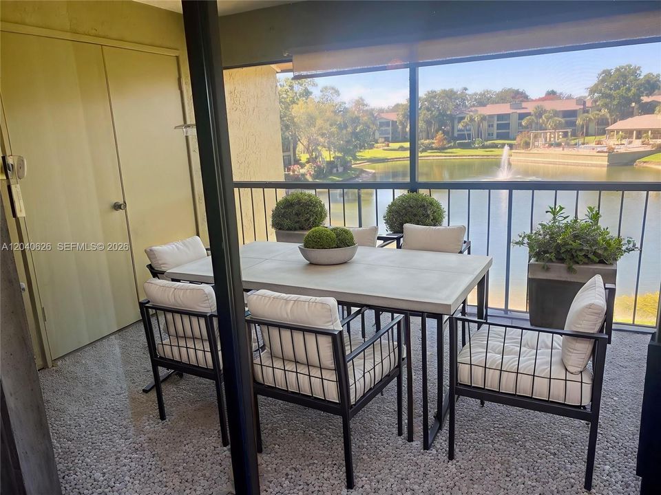 For Rent: $2,000 (2 beds, 2 baths, 1341 Square Feet)