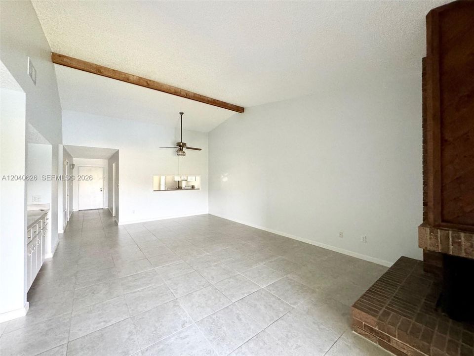 For Rent: $2,000 (2 beds, 2 baths, 1341 Square Feet)