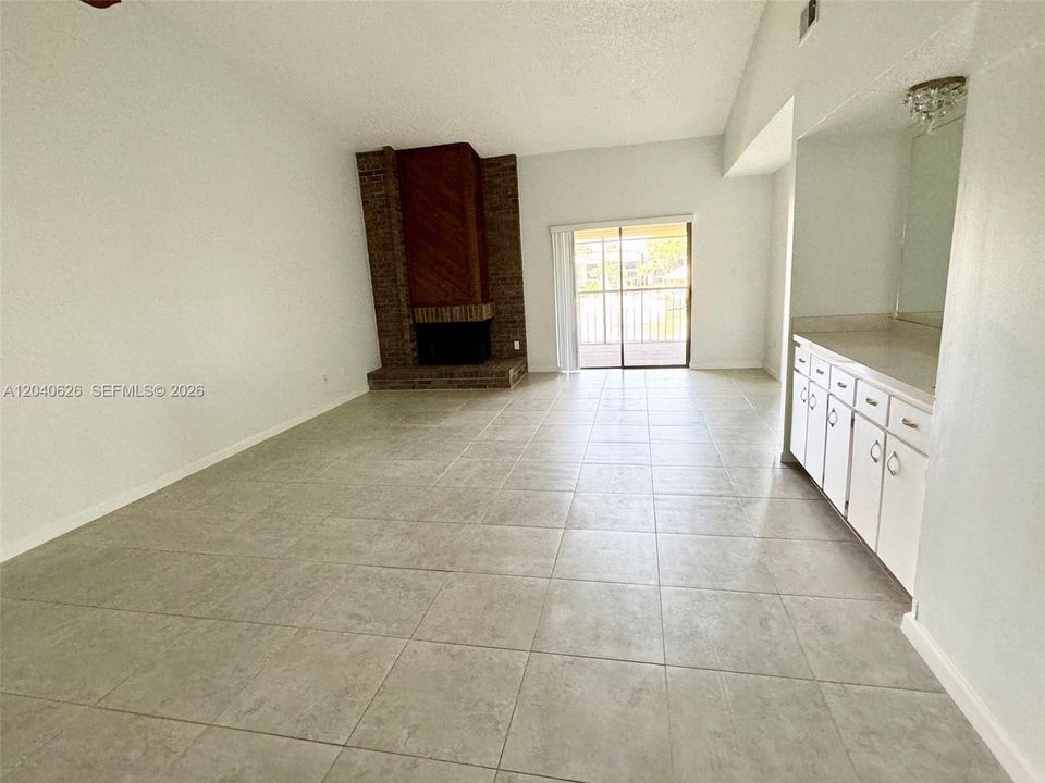 For Rent: $2,000 (2 beds, 2 baths, 1341 Square Feet)