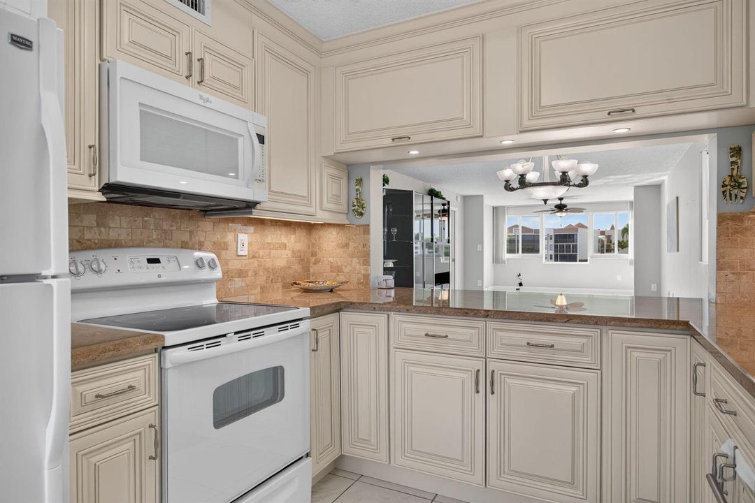 10-web-or-mls-7216-8275
