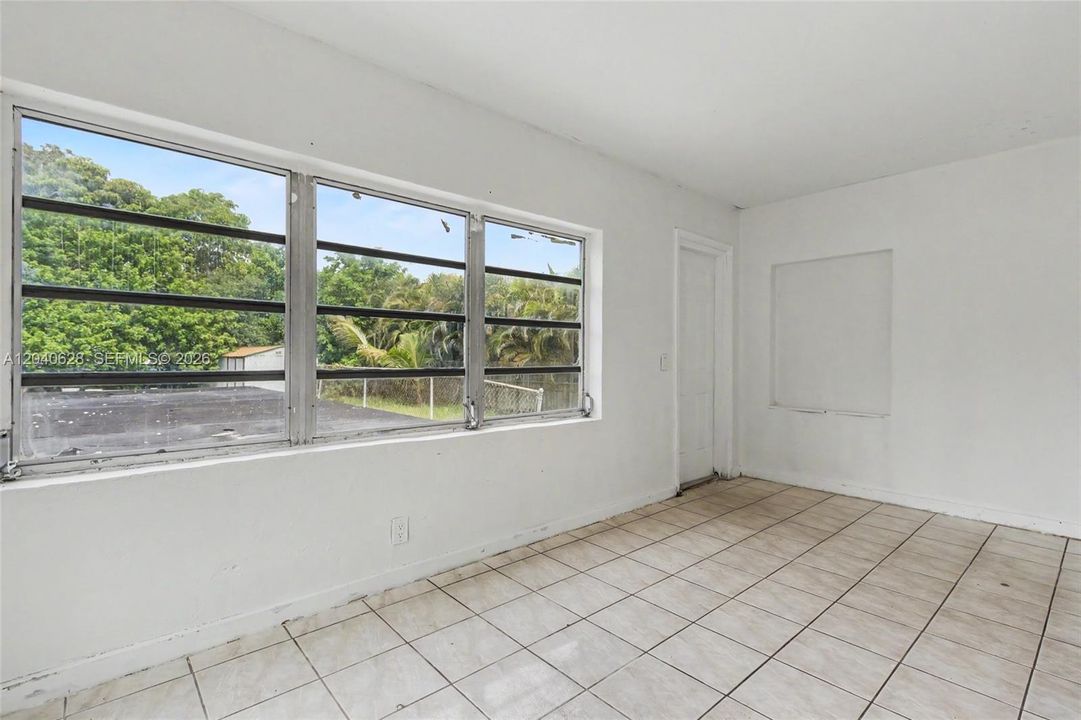 For Rent: $3,300 (3 beds, 2 baths, 1173 Square Feet)