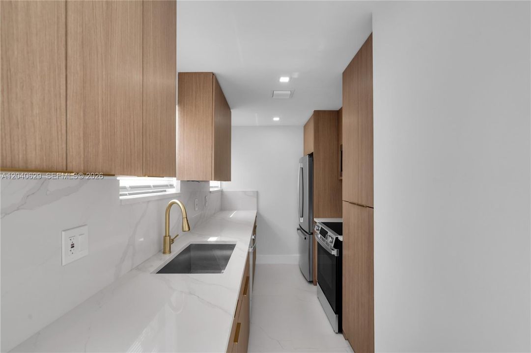 For Sale: $1,100,000 (3 beds, 2 baths, 1667 Square Feet)
