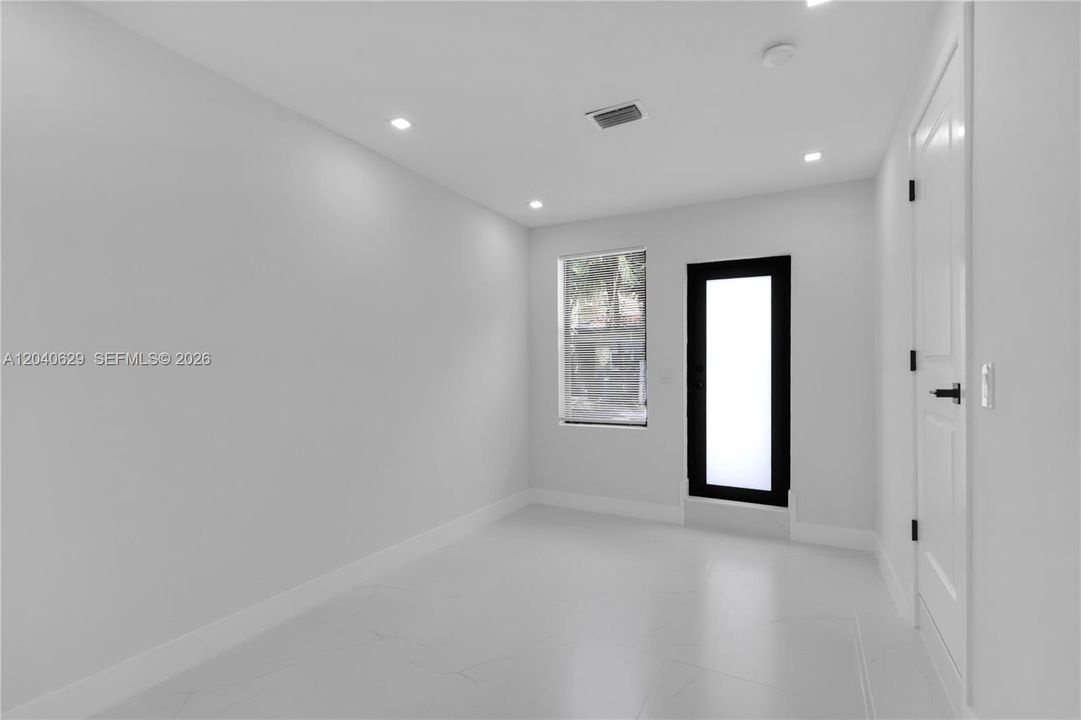 For Sale: $1,100,000 (3 beds, 2 baths, 1667 Square Feet)