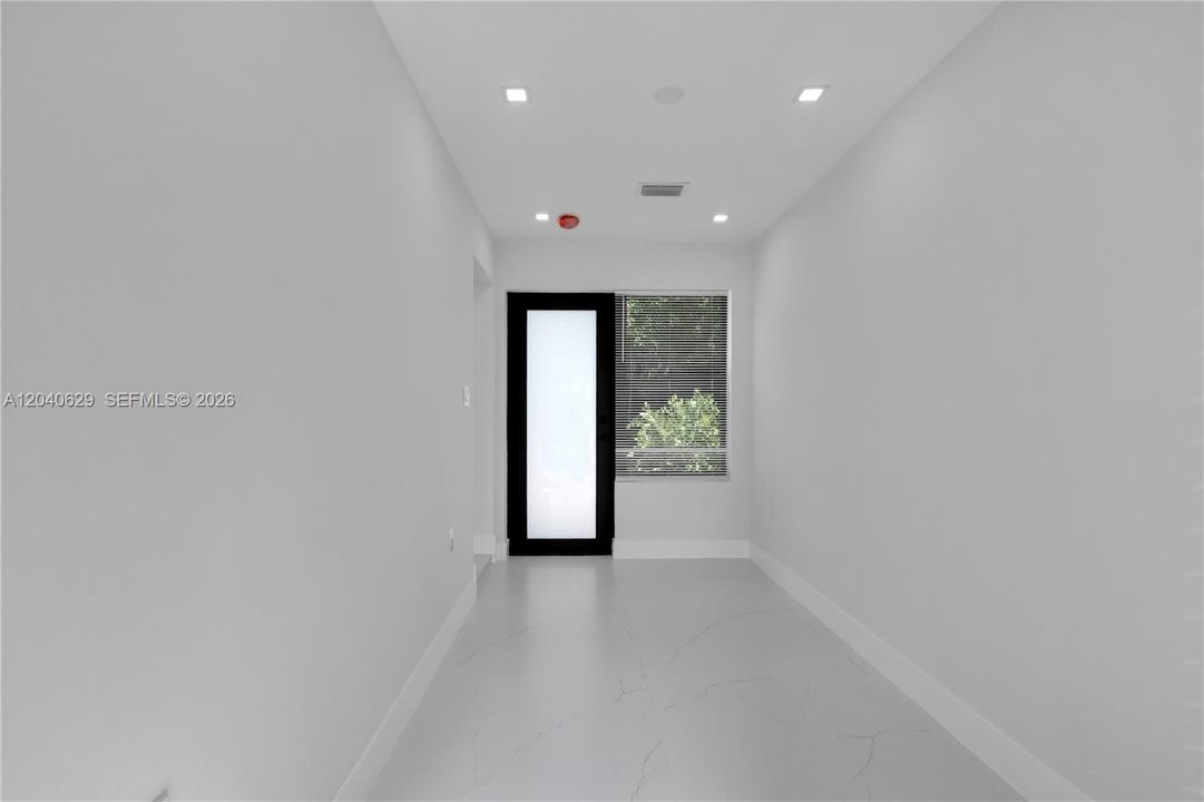 For Sale: $1,100,000 (3 beds, 2 baths, 1667 Square Feet)
