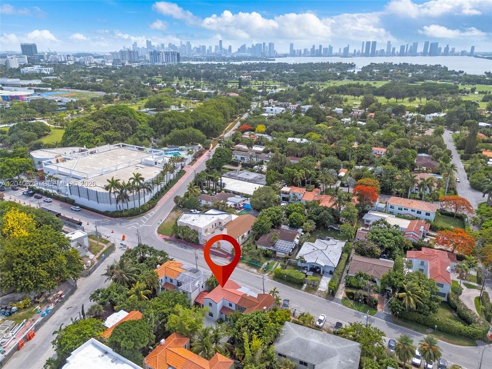 For Sale: $1,100,000 (3 beds, 2 baths, 1667 Square Feet)
