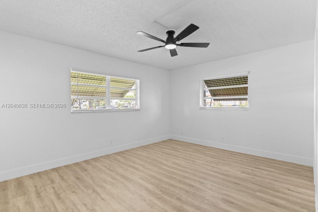 For Sale: $225,000 (2 beds, 2 baths, 1144 Square Feet)