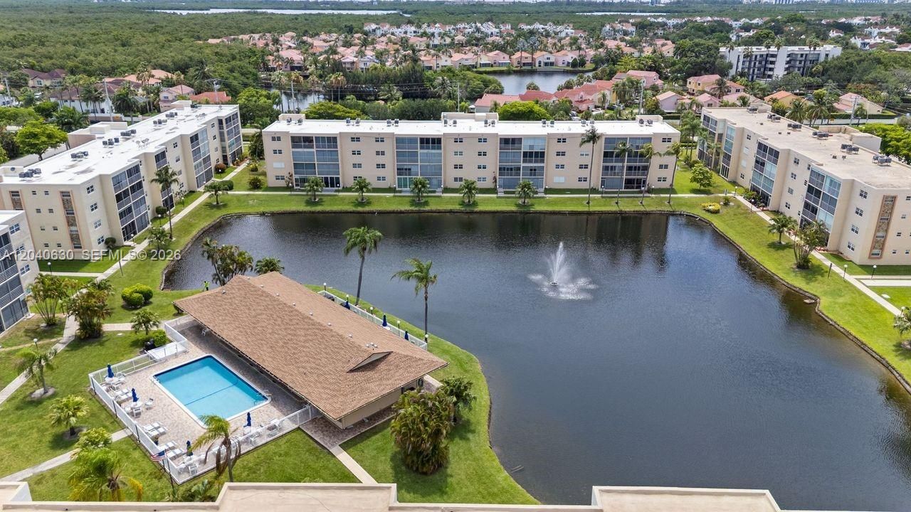 For Sale: $225,000 (2 beds, 2 baths, 1144 Square Feet)