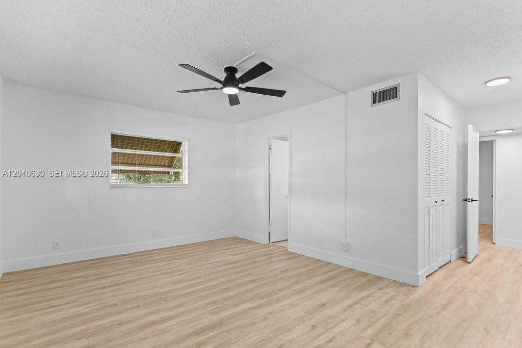 For Sale: $225,000 (2 beds, 2 baths, 1144 Square Feet)