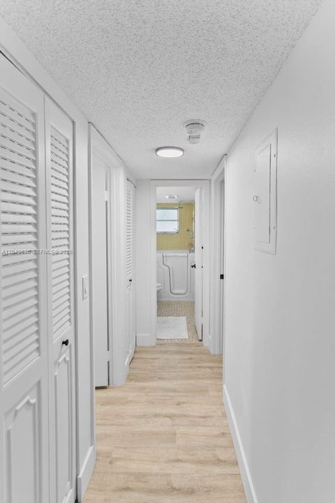 For Sale: $225,000 (2 beds, 2 baths, 1144 Square Feet)