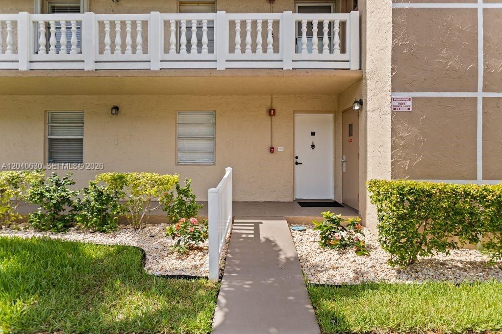 For Sale: $225,000 (2 beds, 2 baths, 1144 Square Feet)