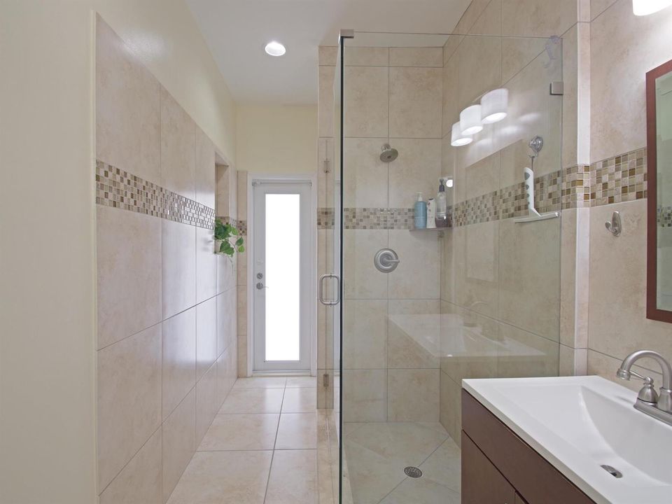 019-038-Guest Bathroom with-2048x1536