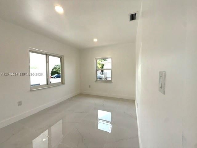 For Rent: $3,200 (3 beds, 2 baths, 1834 Square Feet)