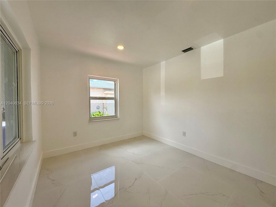 For Rent: $3,200 (3 beds, 2 baths, 1834 Square Feet)