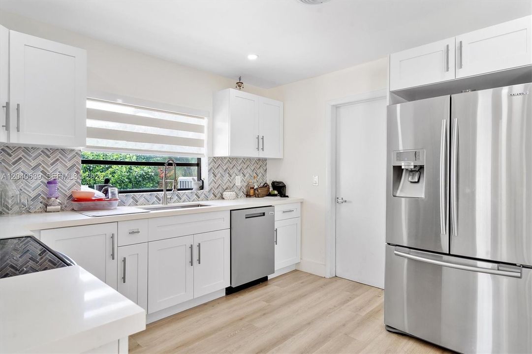 For Sale: $750,000 (4 beds, 3 baths, 2182 Square Feet)