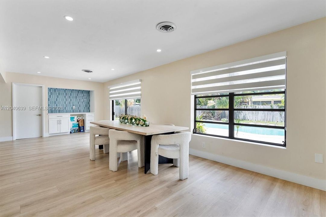 For Sale: $750,000 (4 beds, 3 baths, 2182 Square Feet)