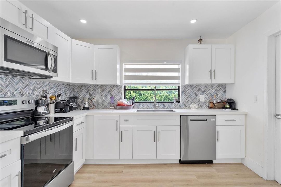 For Sale: $750,000 (4 beds, 3 baths, 2182 Square Feet)