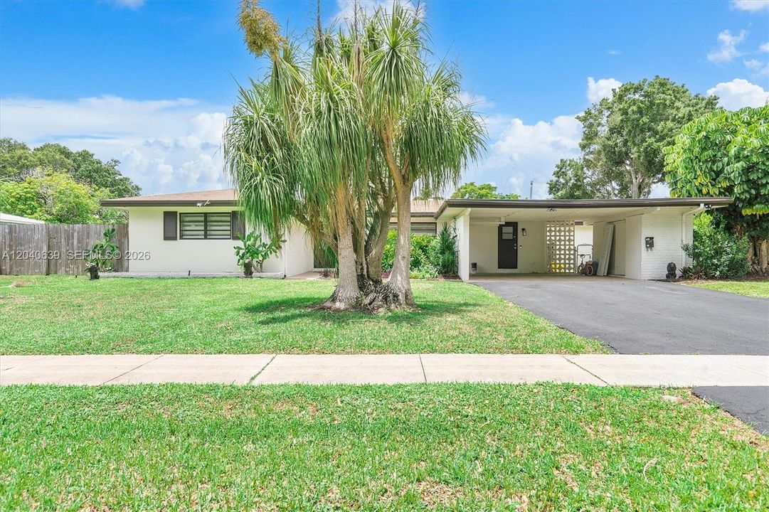 For Sale: $750,000 (4 beds, 3 baths, 2182 Square Feet)