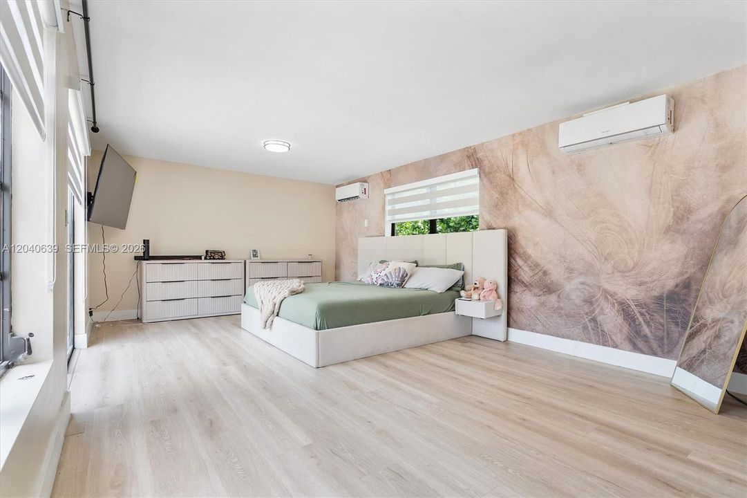 For Sale: $750,000 (4 beds, 3 baths, 2182 Square Feet)