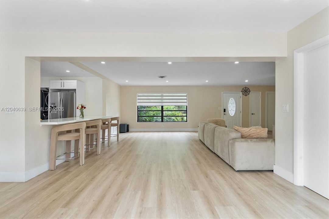 For Sale: $750,000 (4 beds, 3 baths, 2182 Square Feet)