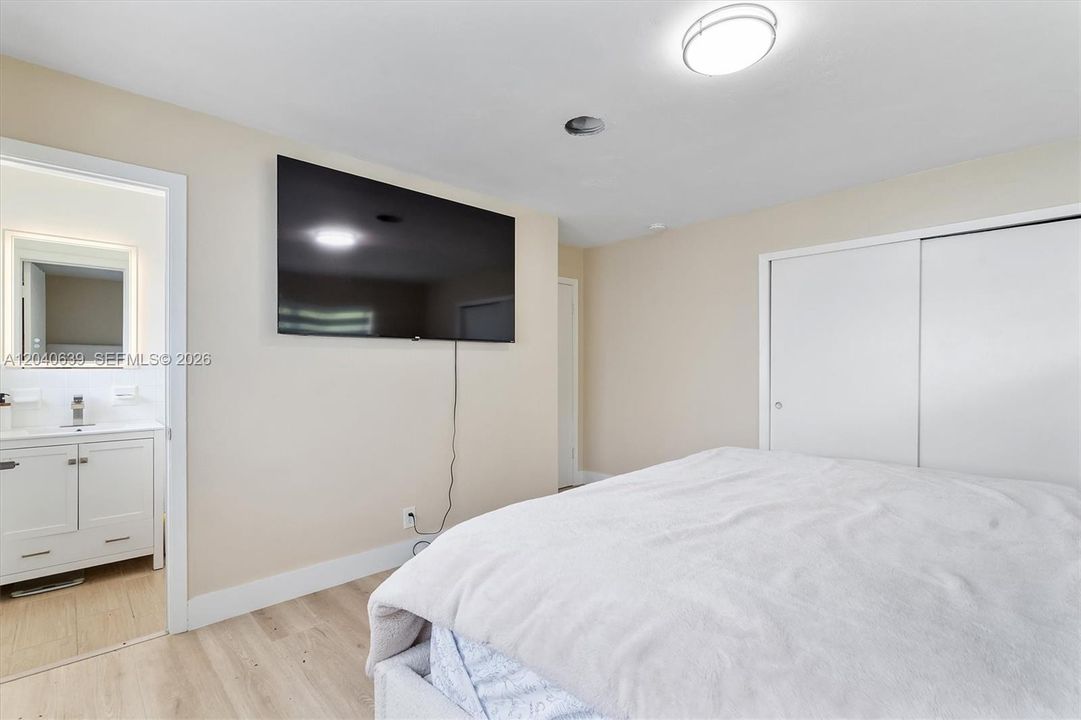 For Sale: $750,000 (4 beds, 3 baths, 2182 Square Feet)