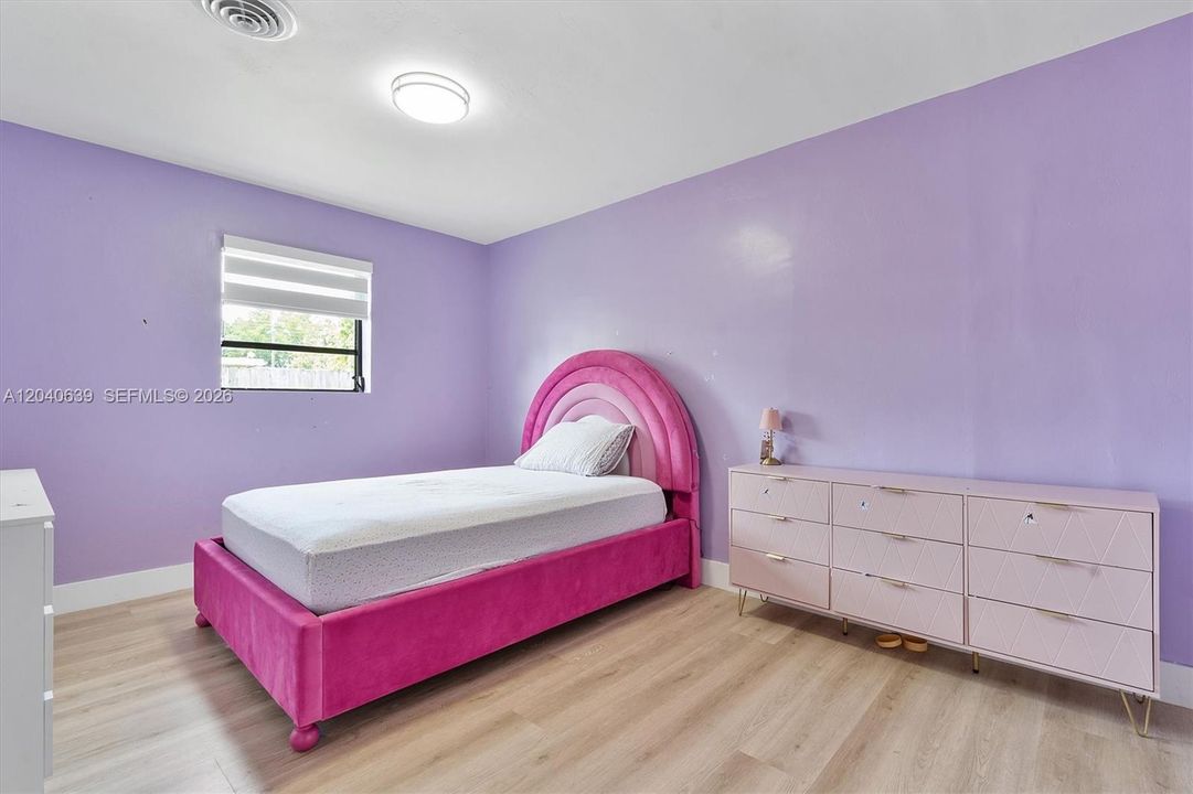 For Sale: $750,000 (4 beds, 3 baths, 2182 Square Feet)