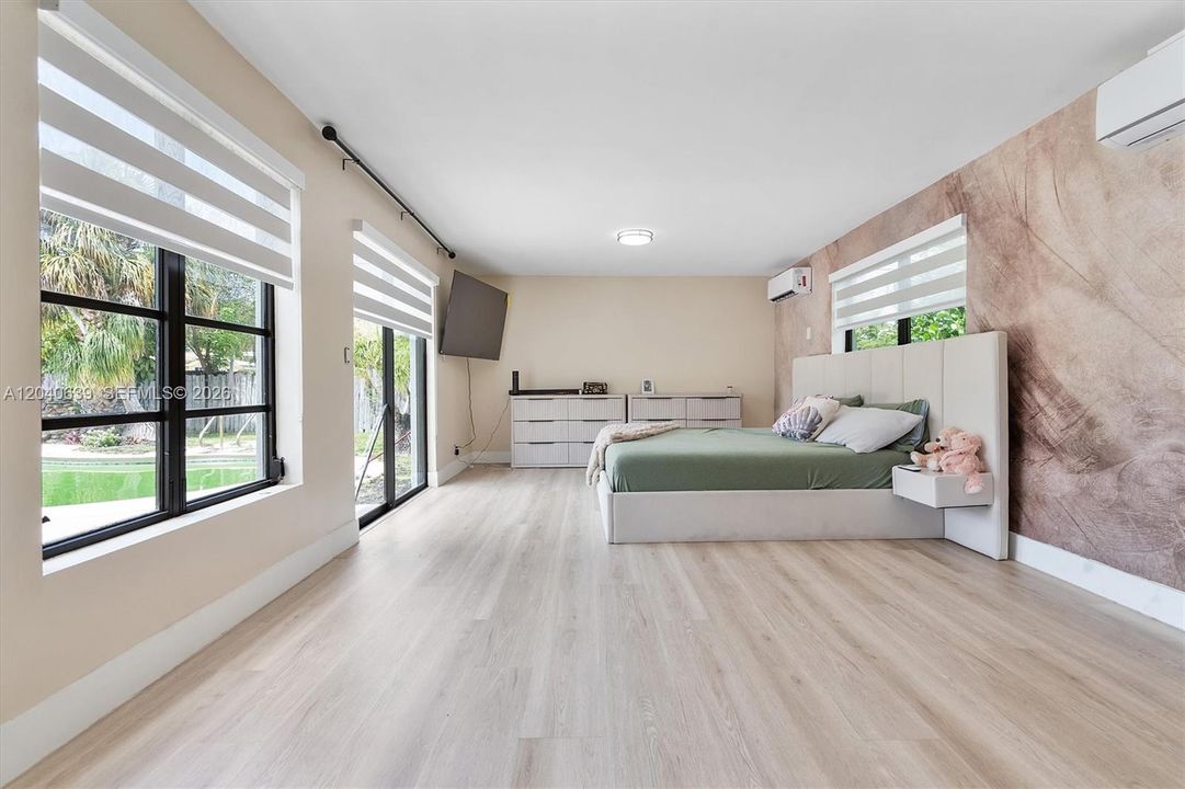 For Sale: $750,000 (4 beds, 3 baths, 2182 Square Feet)