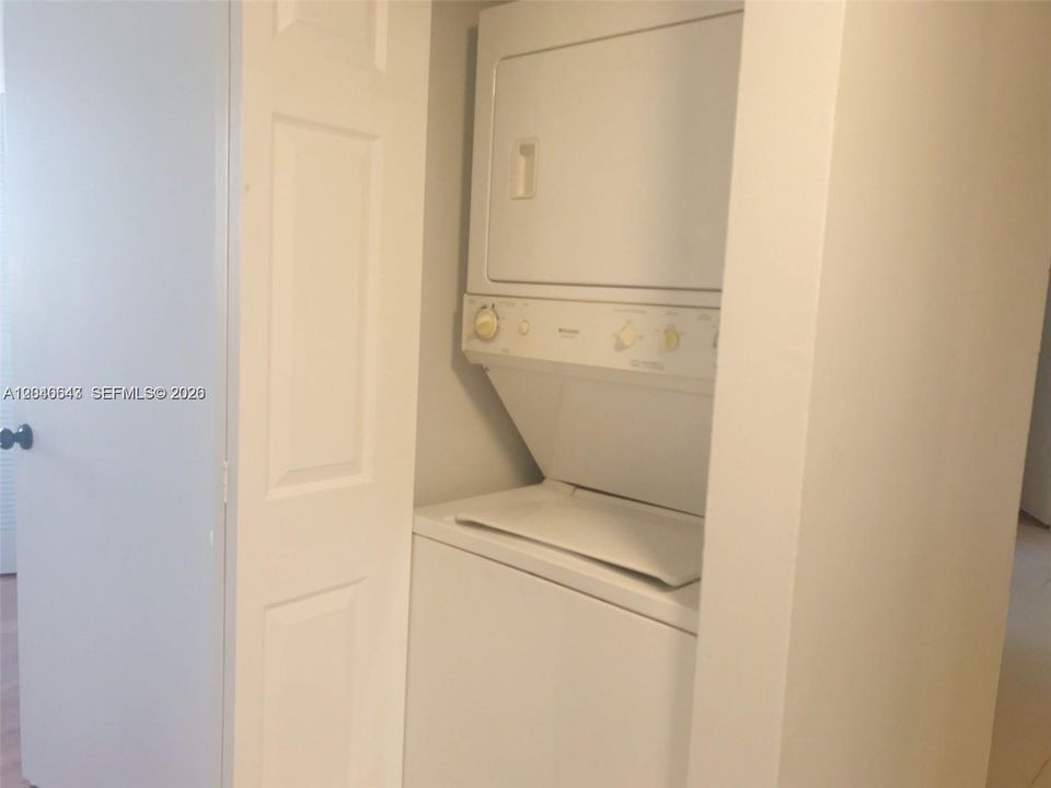 En Renta: $2,550 (3 camas, 2 baños, 1260 Pies cuadrados)