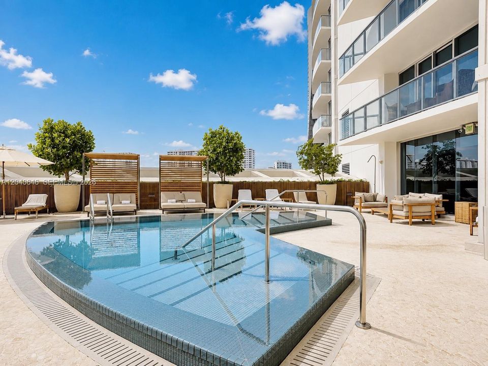 For Rent: $9,000 (2 beds, 3 baths, 1479 Square Feet)