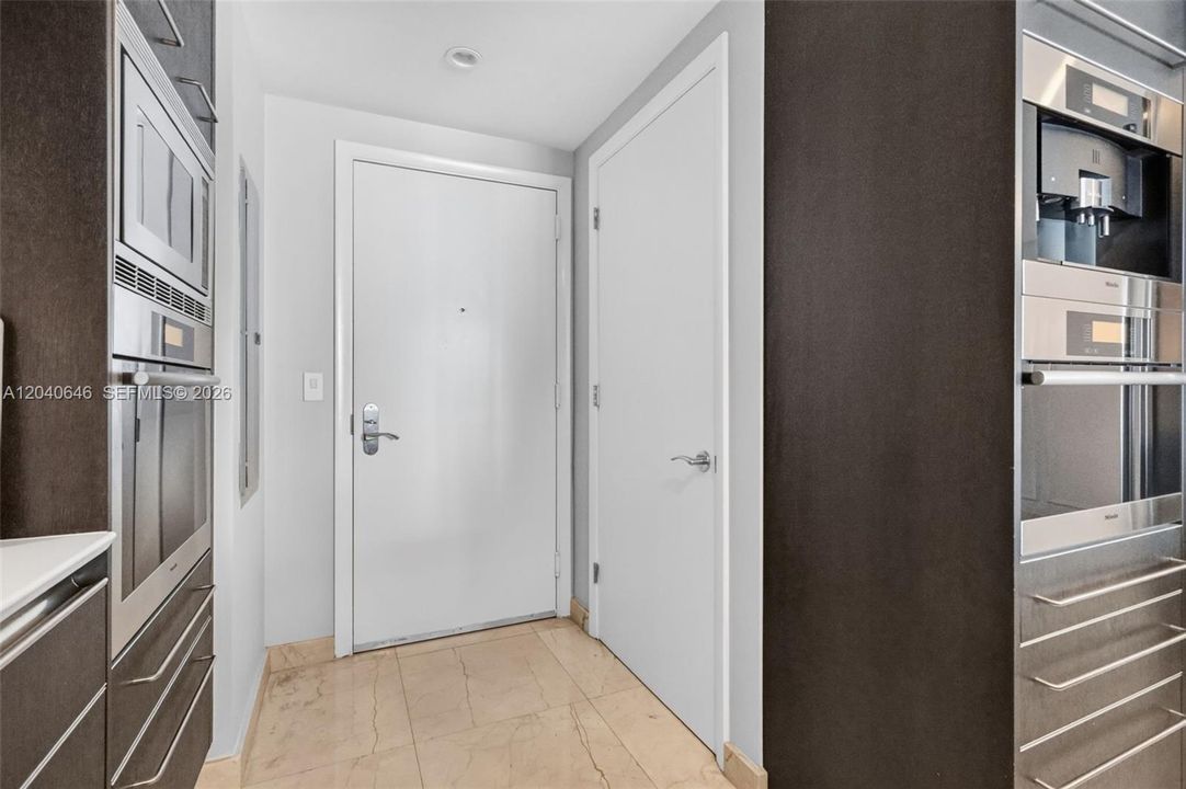 For Rent: $9,000 (2 beds, 3 baths, 1479 Square Feet)