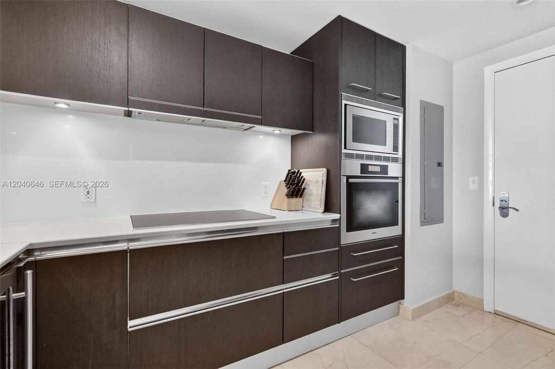 For Rent: $9,000 (2 beds, 3 baths, 1479 Square Feet)