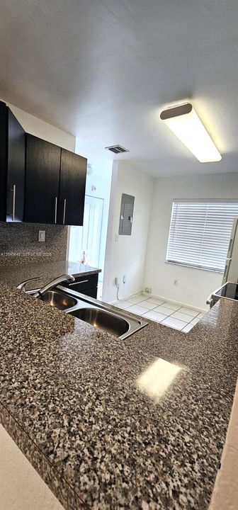 En Renta: $2,550 (3 camas, 2 baños, 1150 Pies cuadrados)