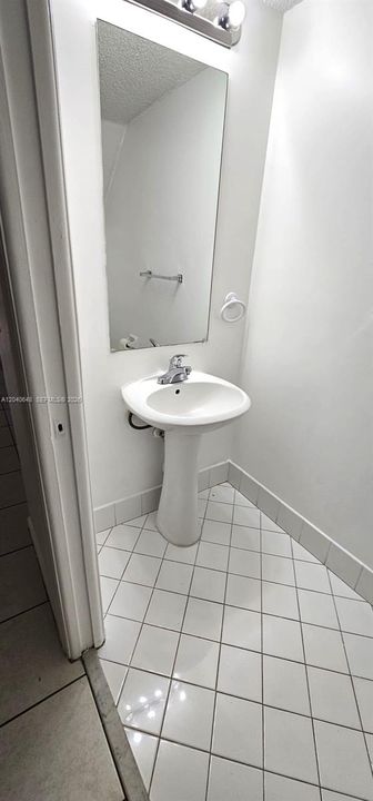 En Renta: $2,550 (3 camas, 2 baños, 1150 Pies cuadrados)