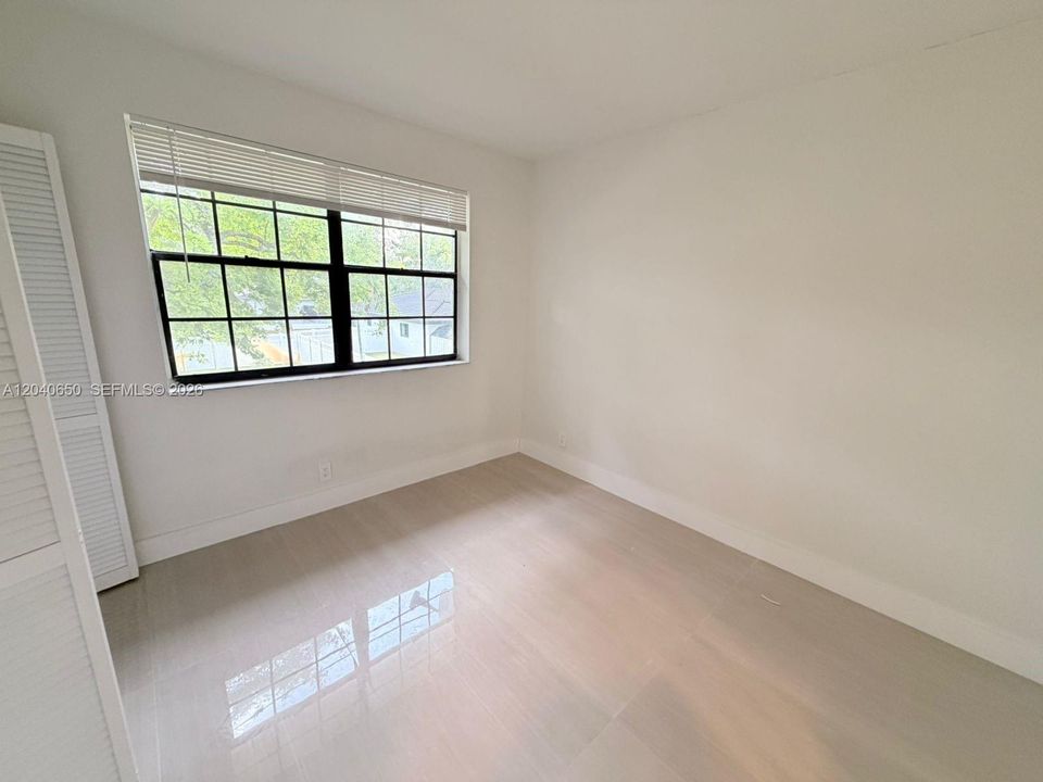В аренду: $2,350 (2 спален, 2 ванн, 860 Квадратных фут)