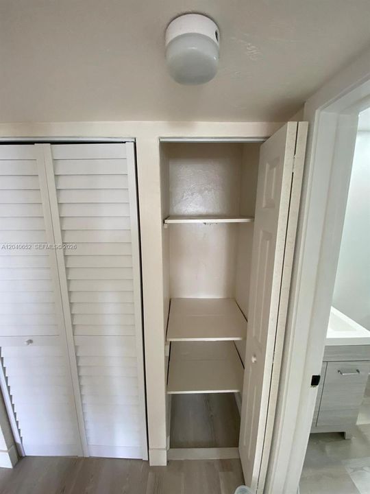 For Rent: $1,800 (1 beds, 1 baths, 725 Square Feet)