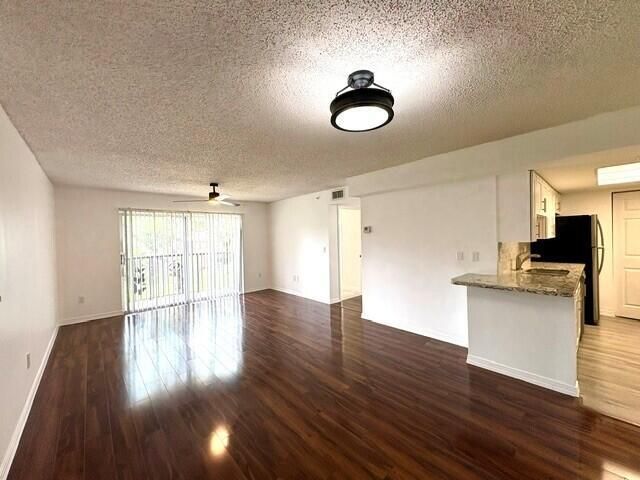 Living Dining Area