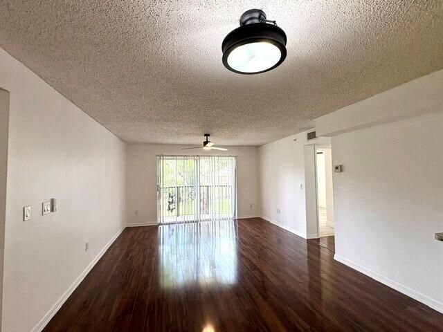 Living Dining Area