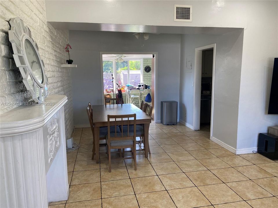 For Sale: $590,000 (4 beds, 2 baths, 1705 Square Feet)