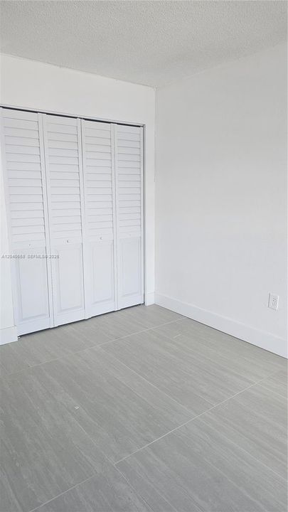 For Sale: $275,000 (2 beds, 2 baths, 996 Square Feet)