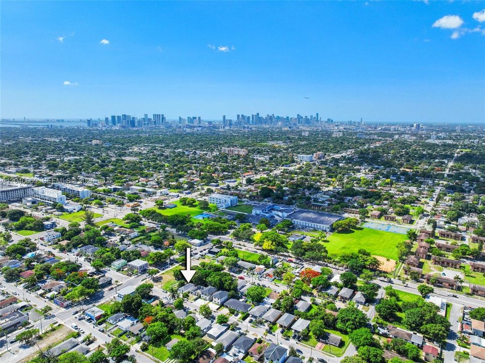 For Sale: $455,000 (4 beds, 2 baths, 912 Square Feet)