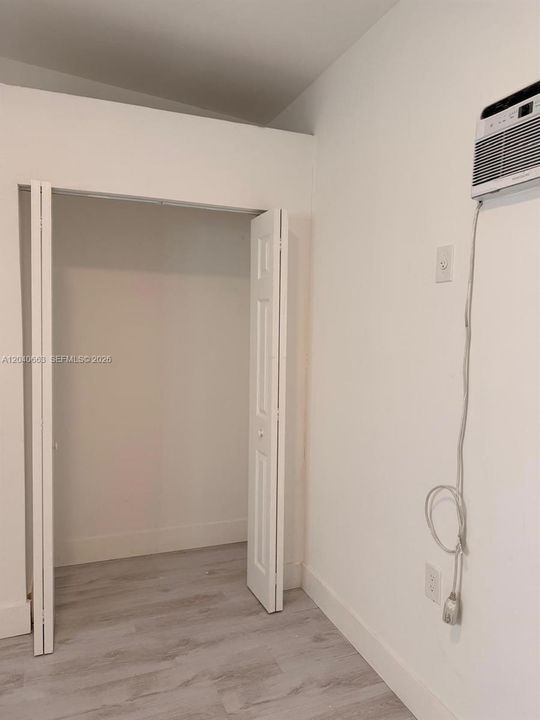 For Rent: $1,600 (1 beds, 1 baths, 1118 Square Feet)