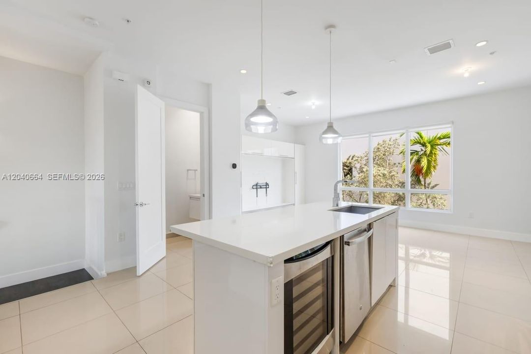 For Sale: $915,000 (4 beds, 3 baths, 2437 Square Feet)